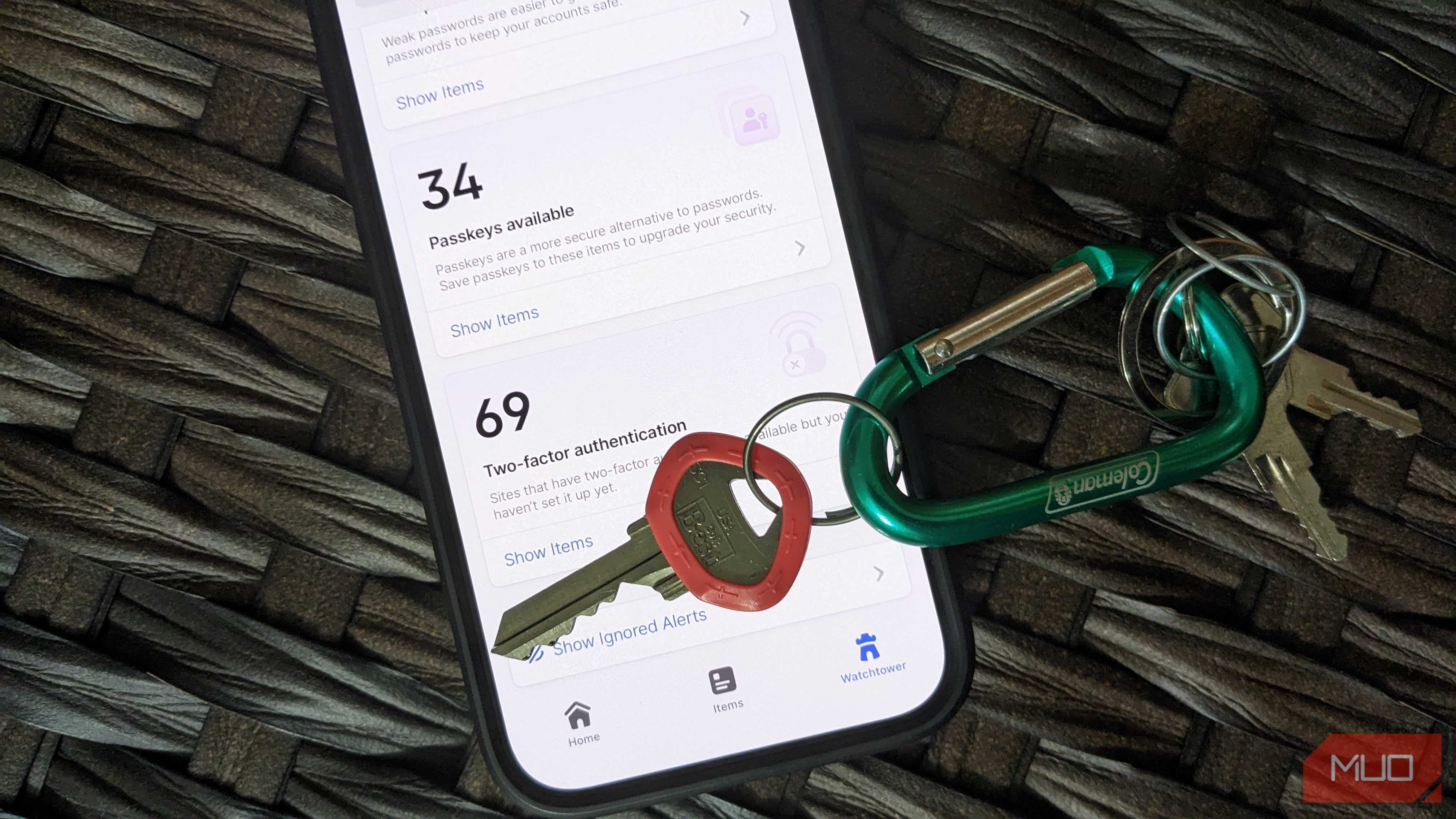 Passkeys Prompt on 1Password iPhone With Keyring Near Device