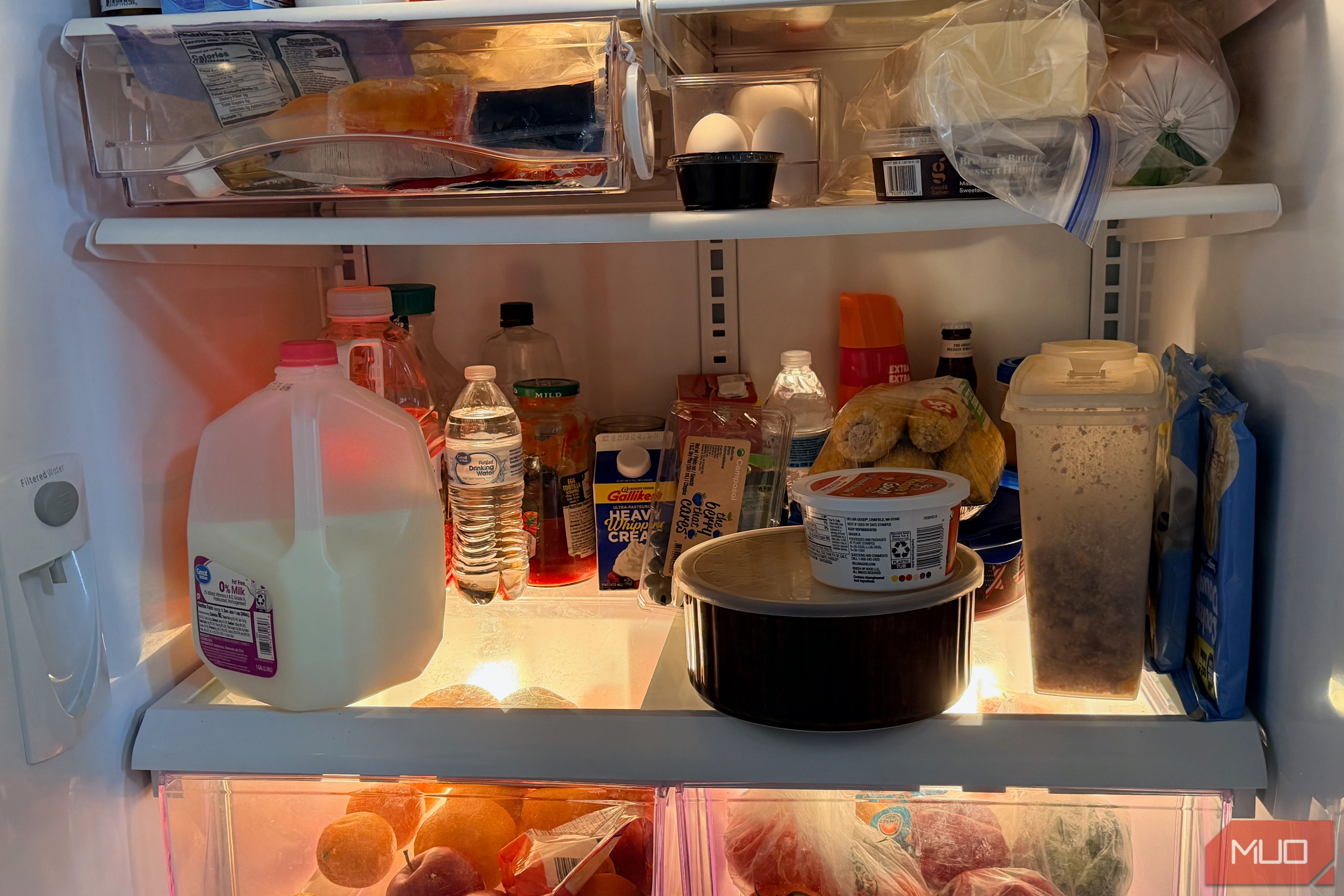 Never clean your fridge shelves like this — you’re spreading bacteria