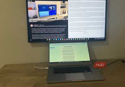 Samsung chromebook connected to monitor