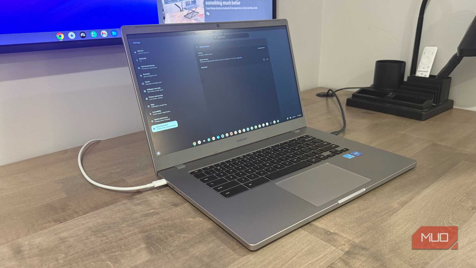 samsung chromebook plugged in