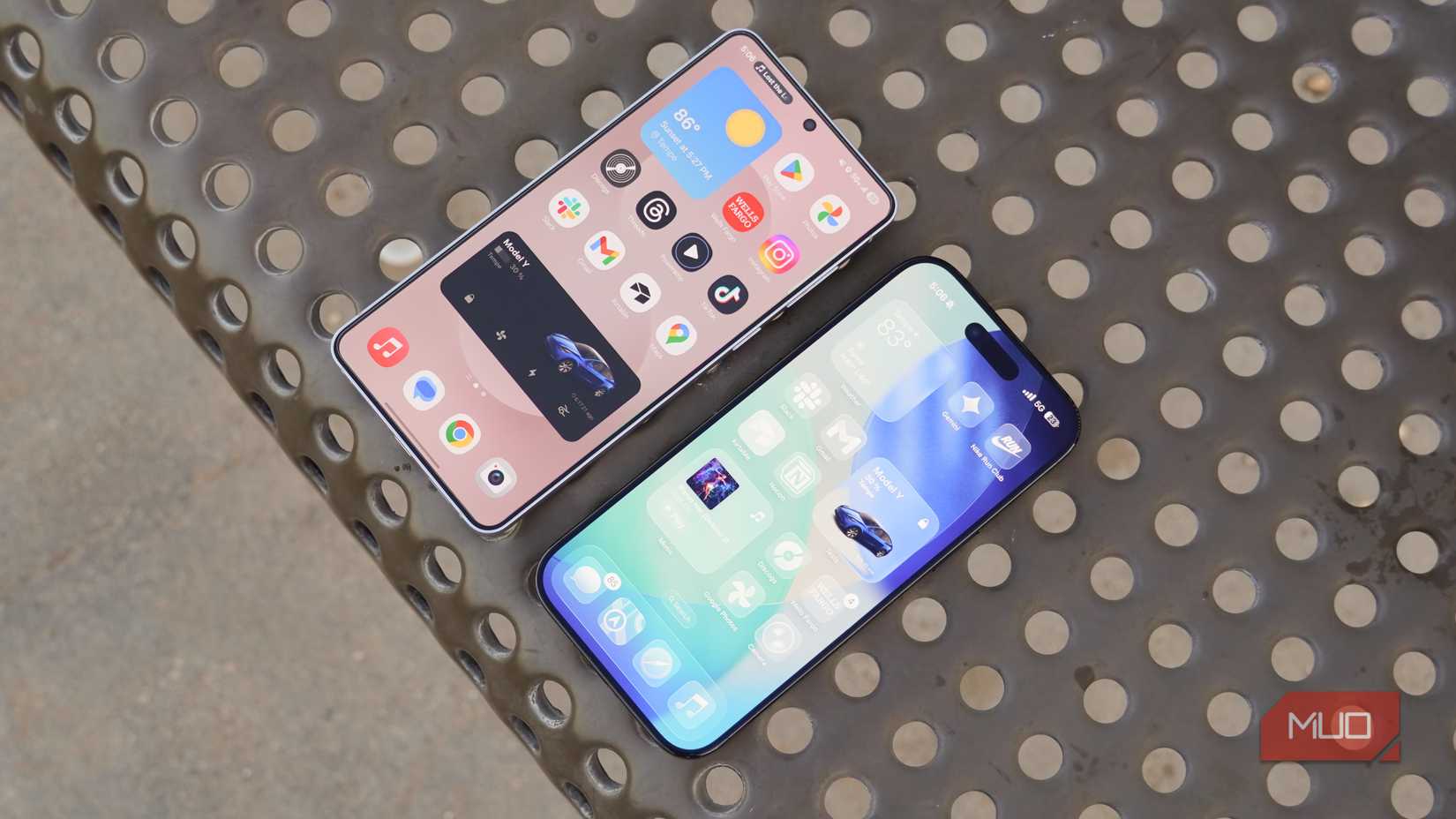 Display on the Galaxy S25 Edge (left) and the iPhone Air (right).