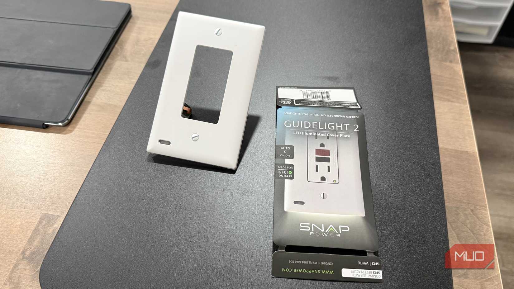 snappower guidelight with manual