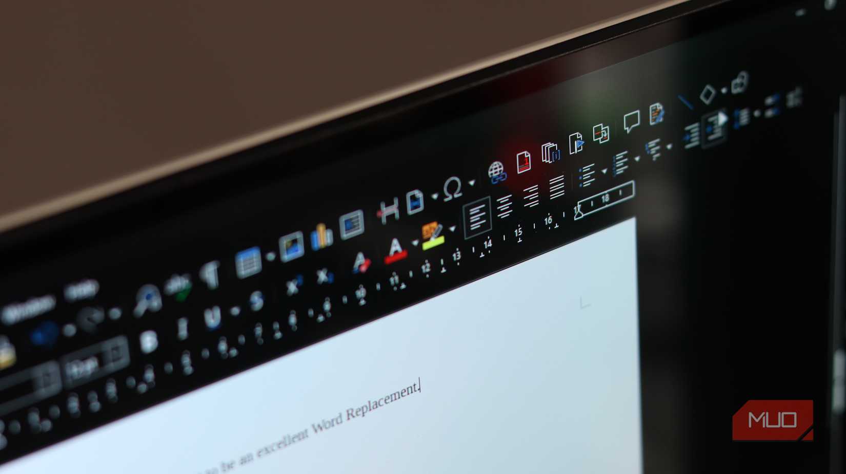 Text alignment options in LibreOffice Writer.