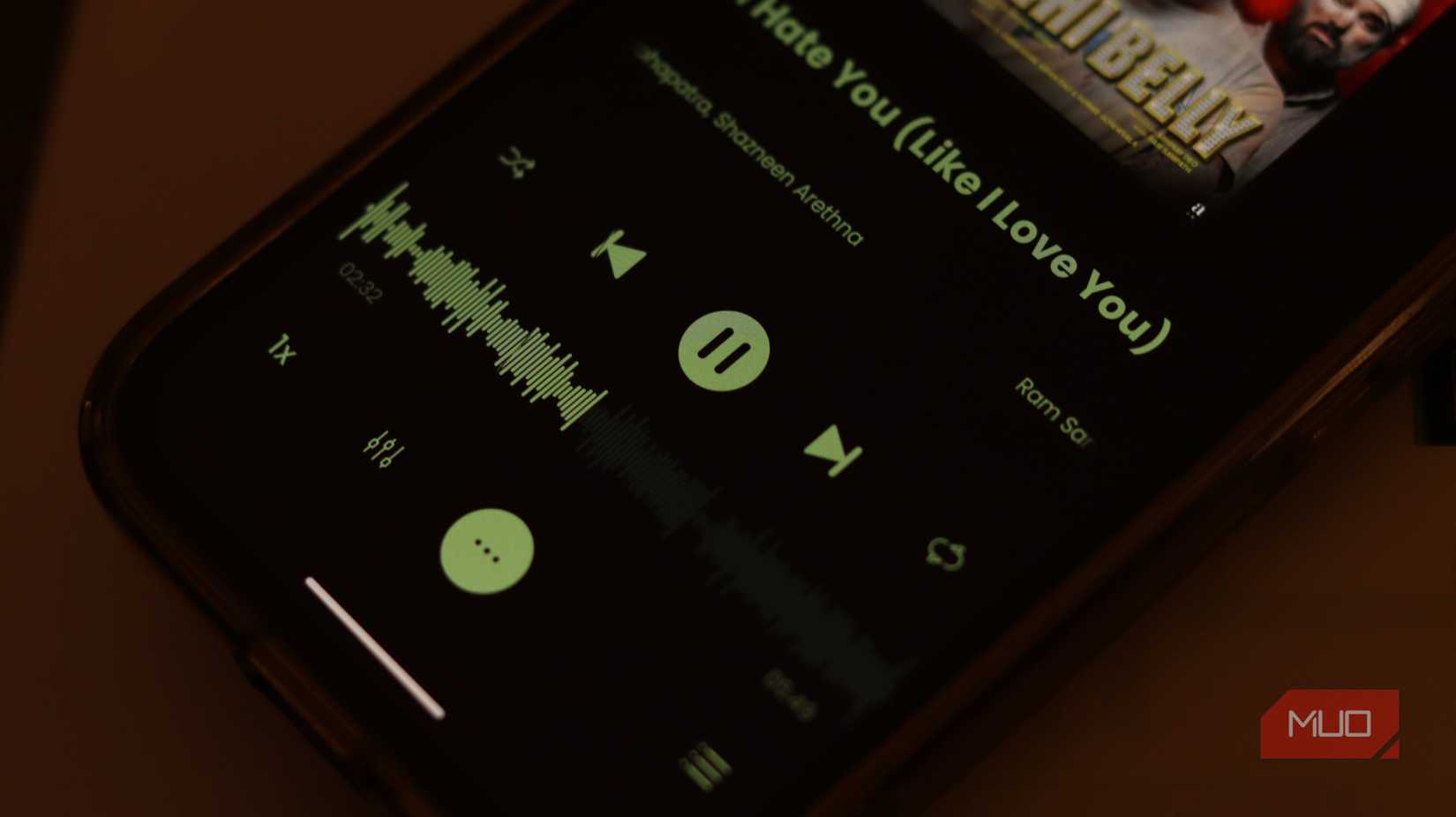 WinAmp mobile app waveform.