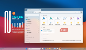 Windows 11 dekstop with Files app in acrylic theme