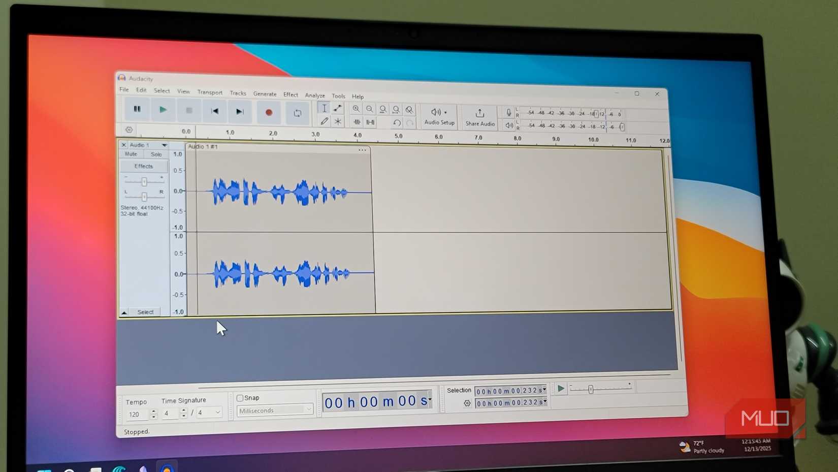 Aplicación Audacity abierta en una computadora portátil HP
