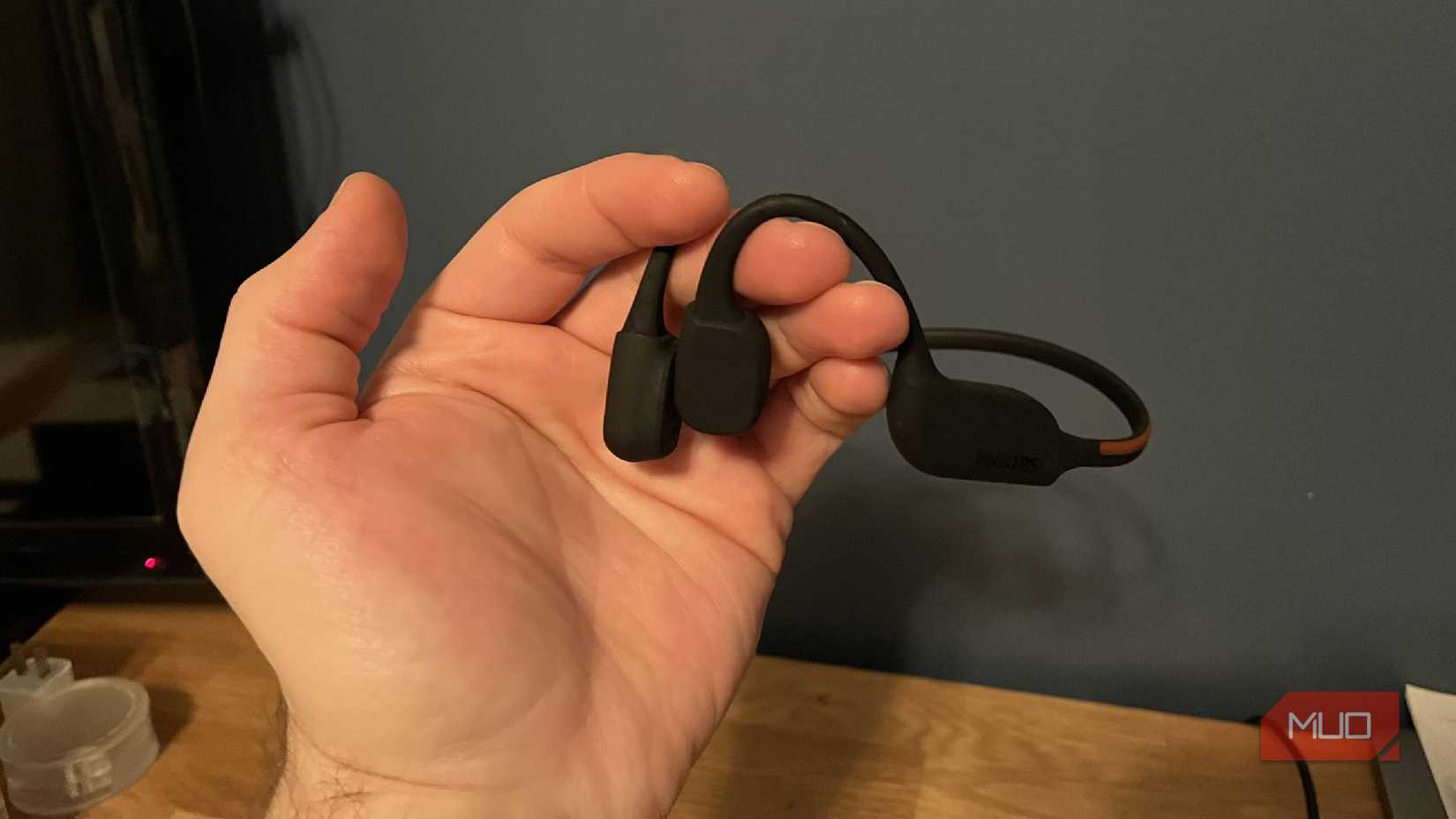 Philips A7607 bone conduction headphones