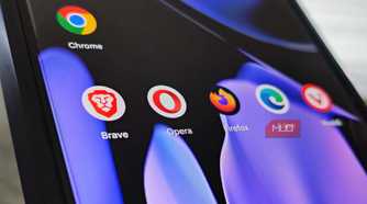 Android home screen with multiple browsers.