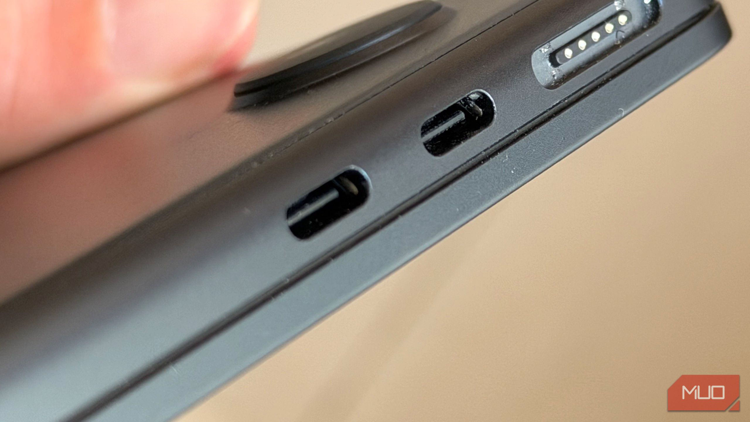 How USB-C reversibility actually works