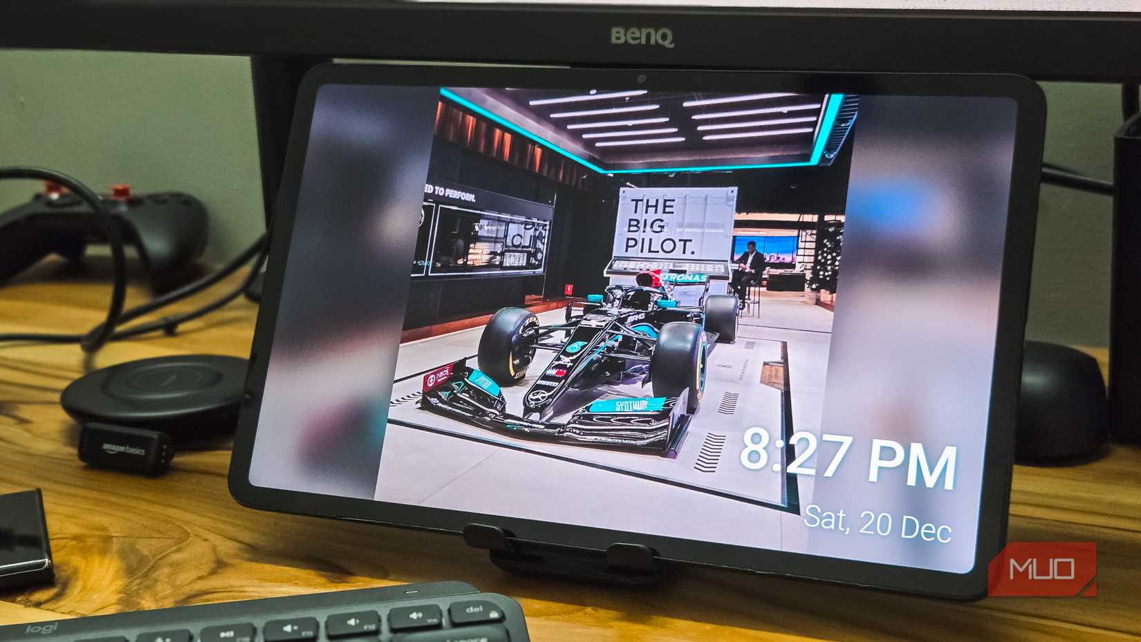 FoToo app showing a image slideshow on Huawei Honor Pad 8 