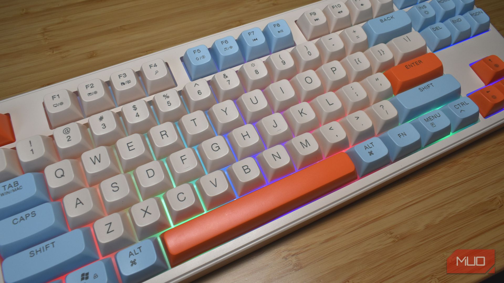 freewolf m87 keyboard wide view.