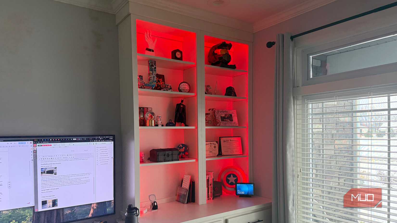 govee tiras luces oficina estante rojo