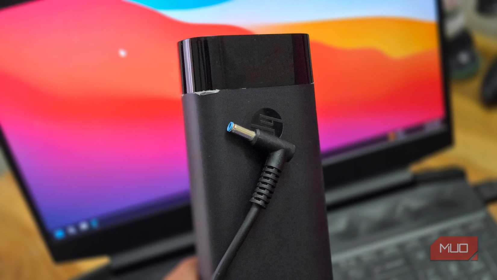 HP Laptop power adapter and the plug