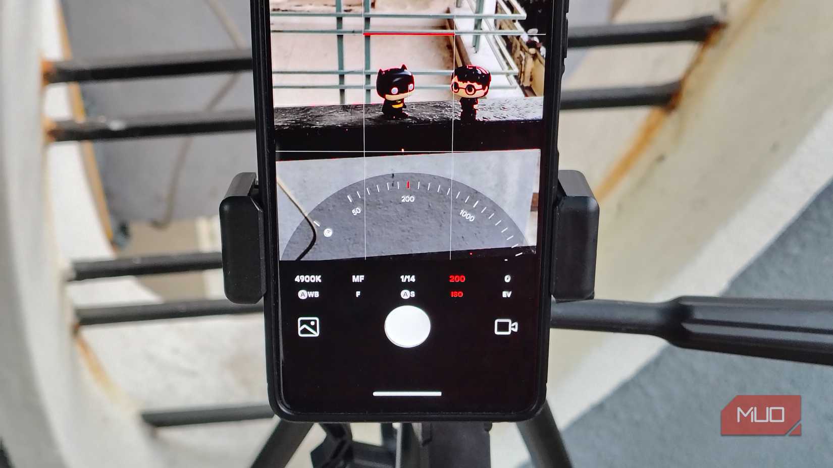 Control deslizante ISO configurado en 200 ISO en el modo Android Camera Pro.