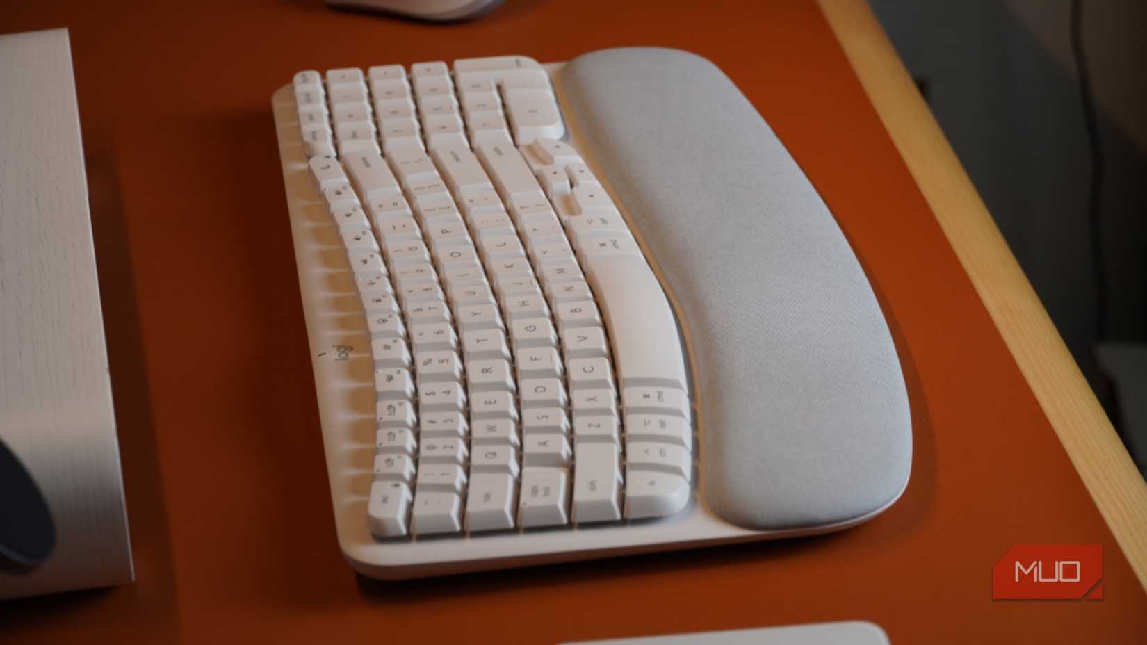 A side view of the Logitech Wave Keys.