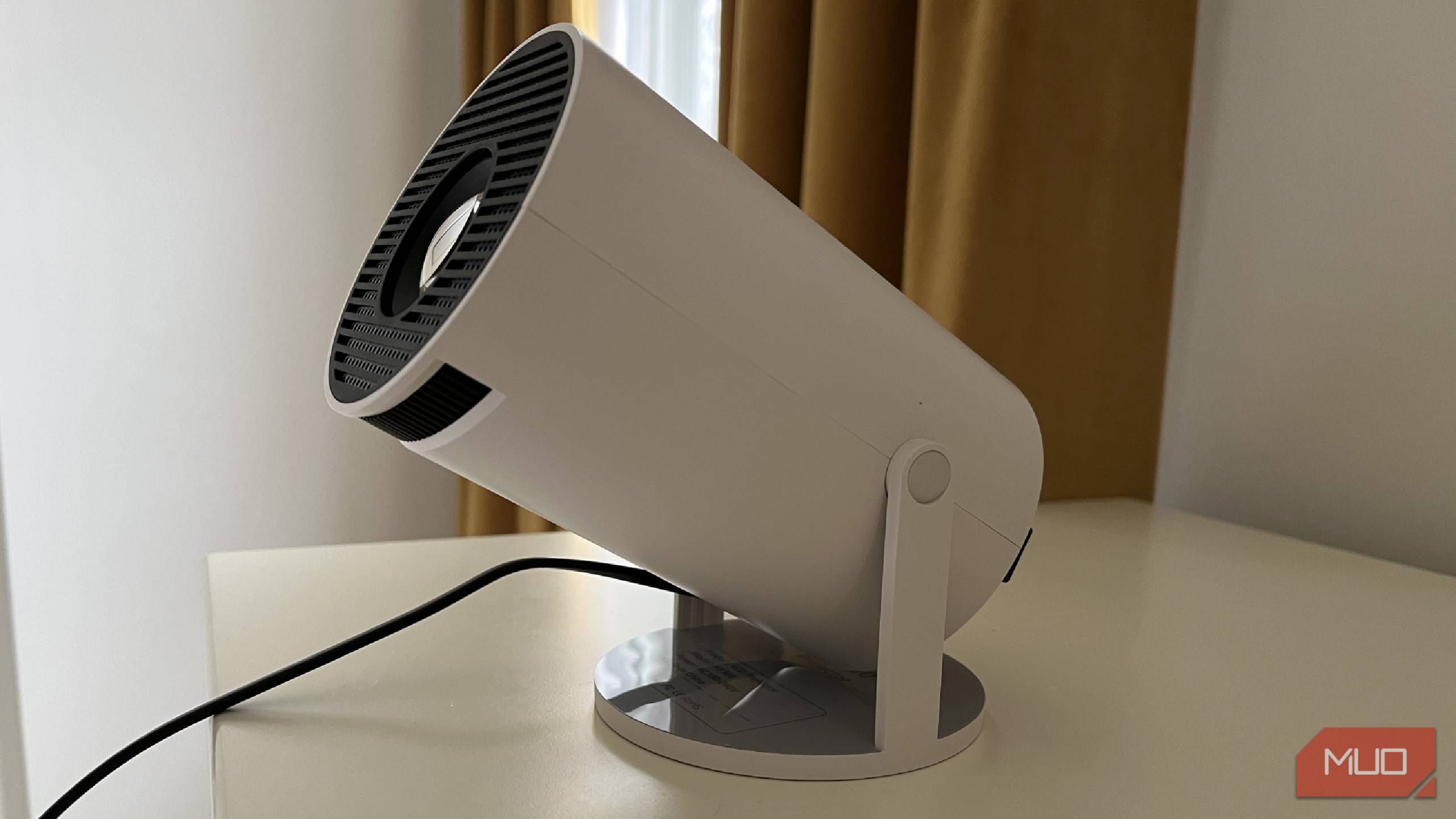 One side of the Magcubic Auto Keystone Mini Portable Projector