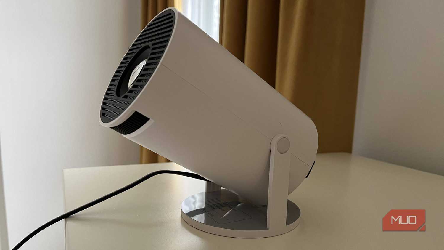 One side of the Magcubic Auto Keystone Mini Portable Projector