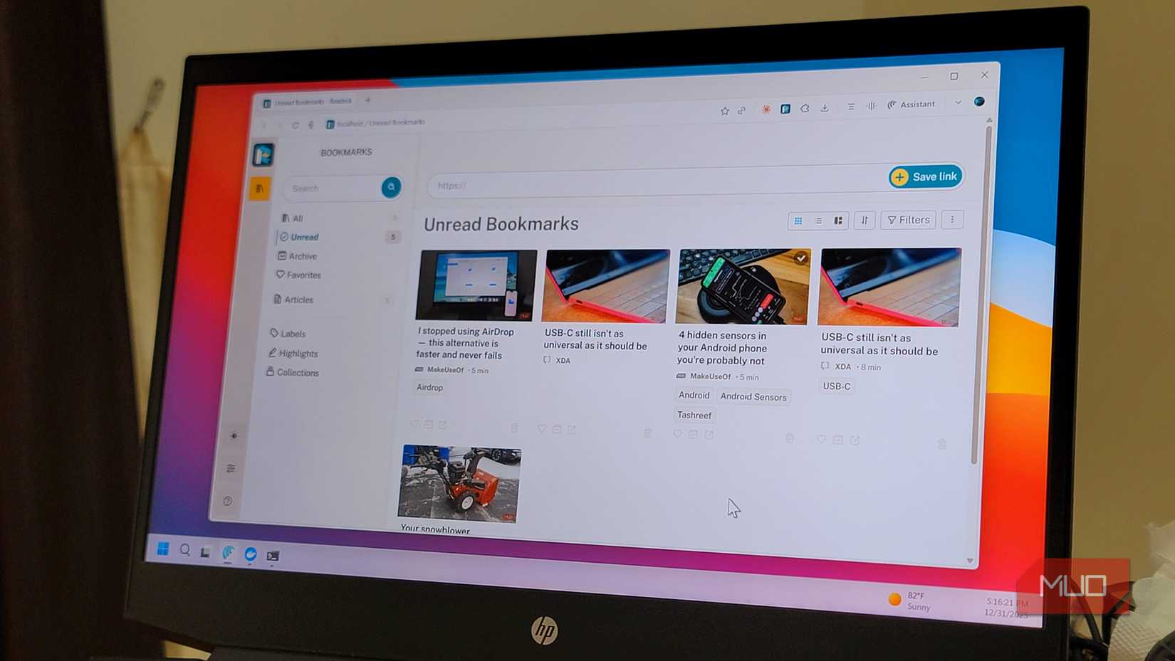 Readeck app open on a HP pavillion gaming laptop