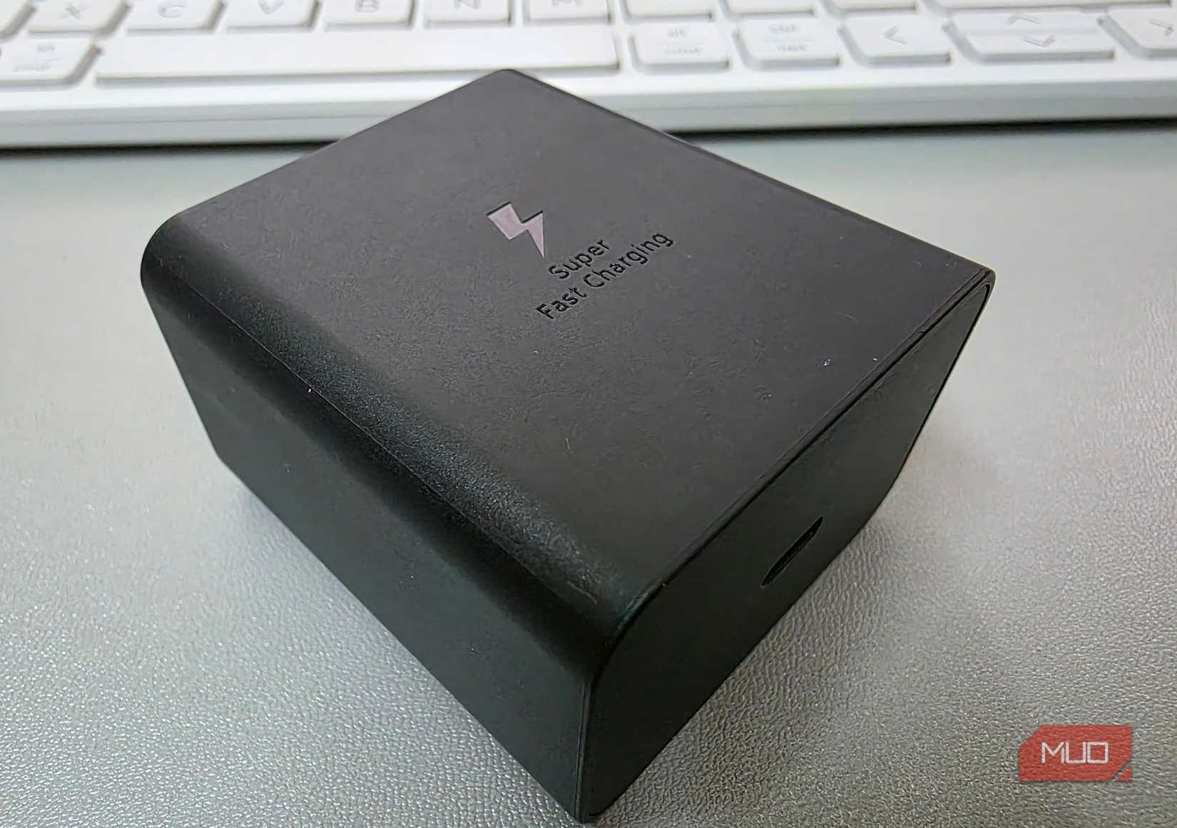 Adaptador de carga súper rápida Samsung de 45 W-1