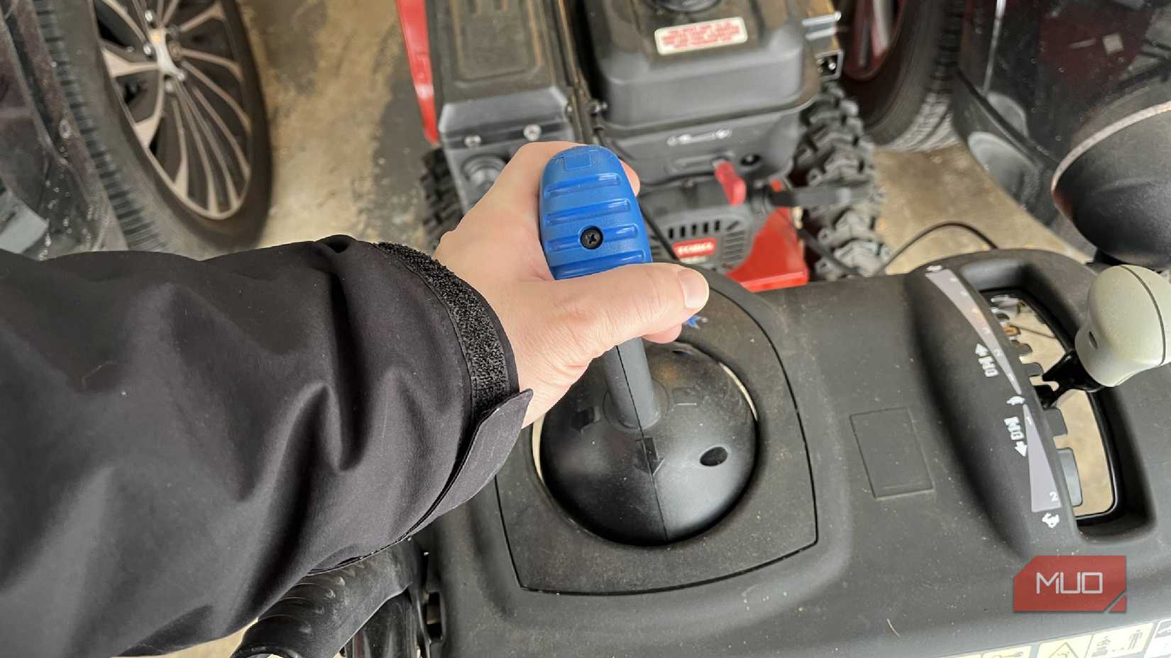 El Quick Stick en un quitanieves Toro