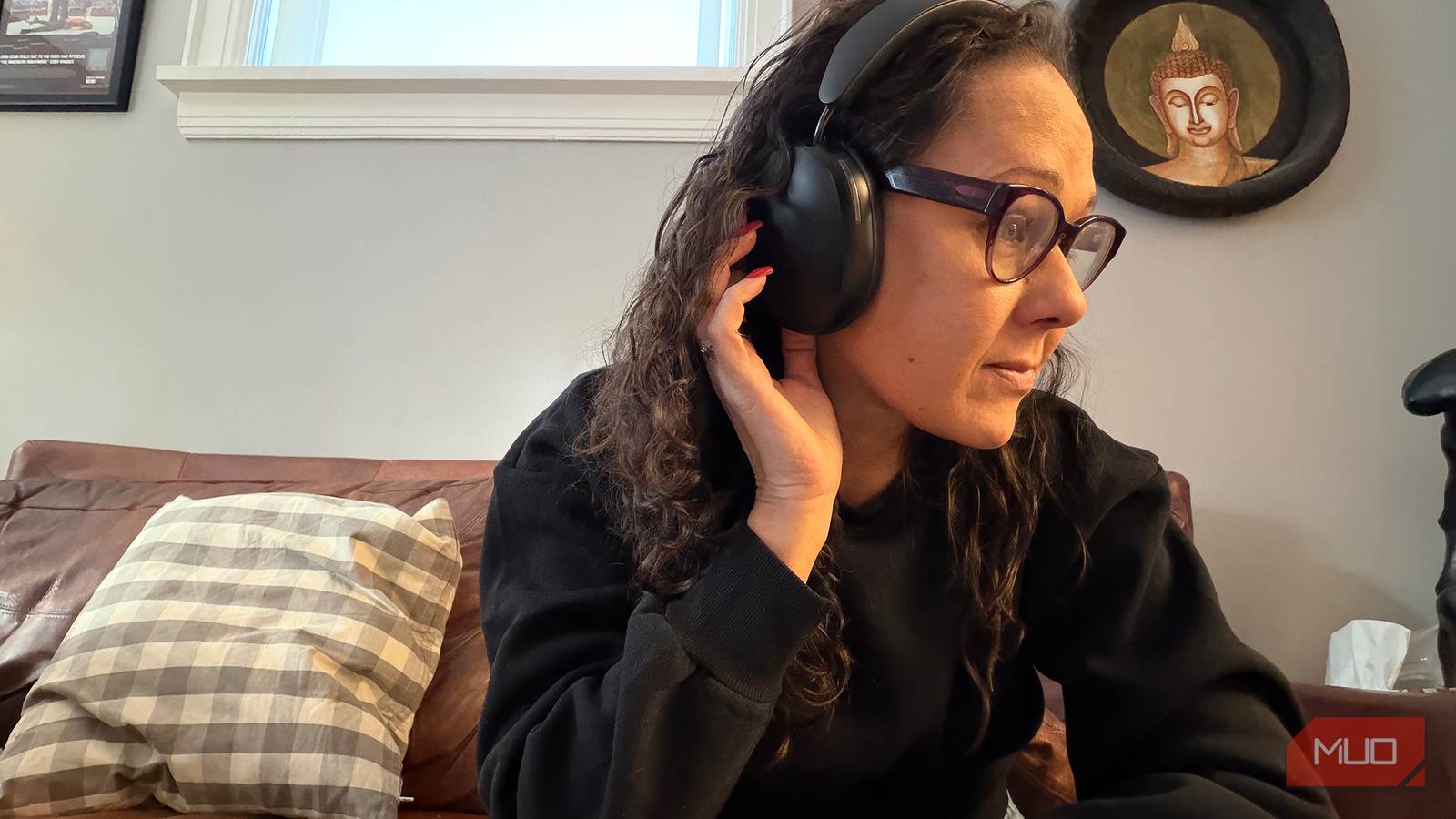 These headphones have a hidden feature that makes them perfect for watching TV These headphones have a hidden feature that makes them perfect for watching TV