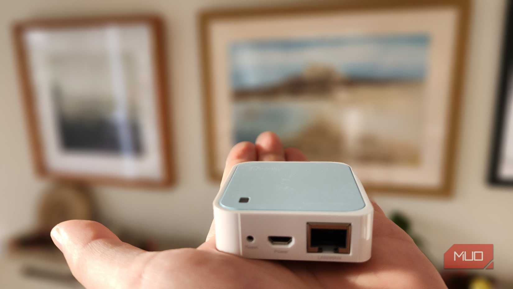 TP-Link N300 with rear ports on display.