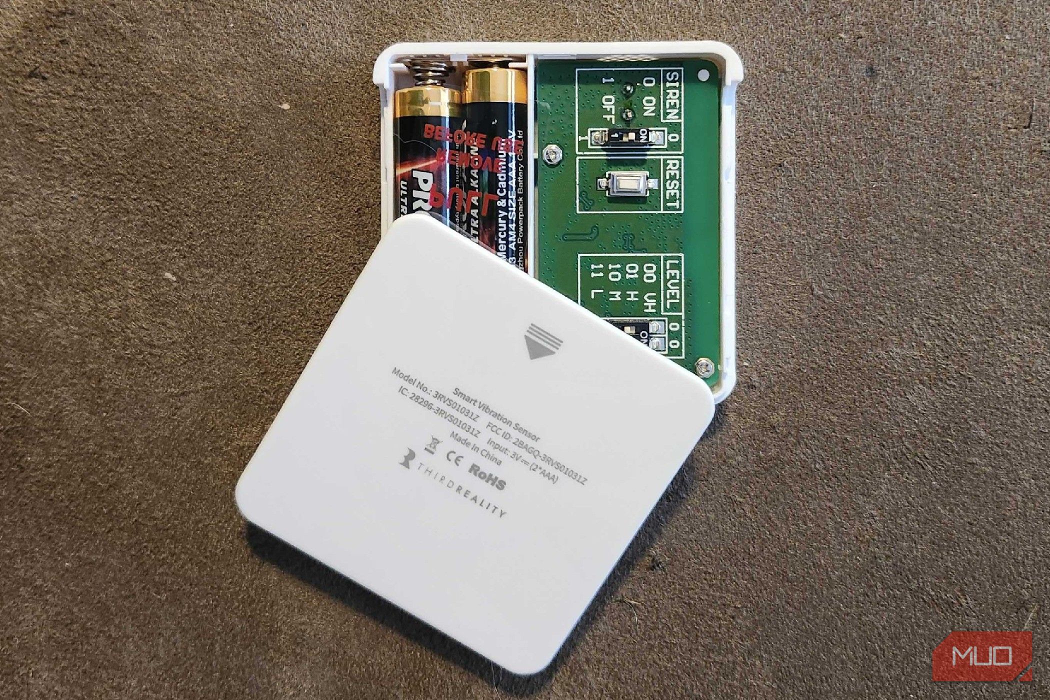 Vibration Sensor by THIRDREALITY with the back cover taken slightly off