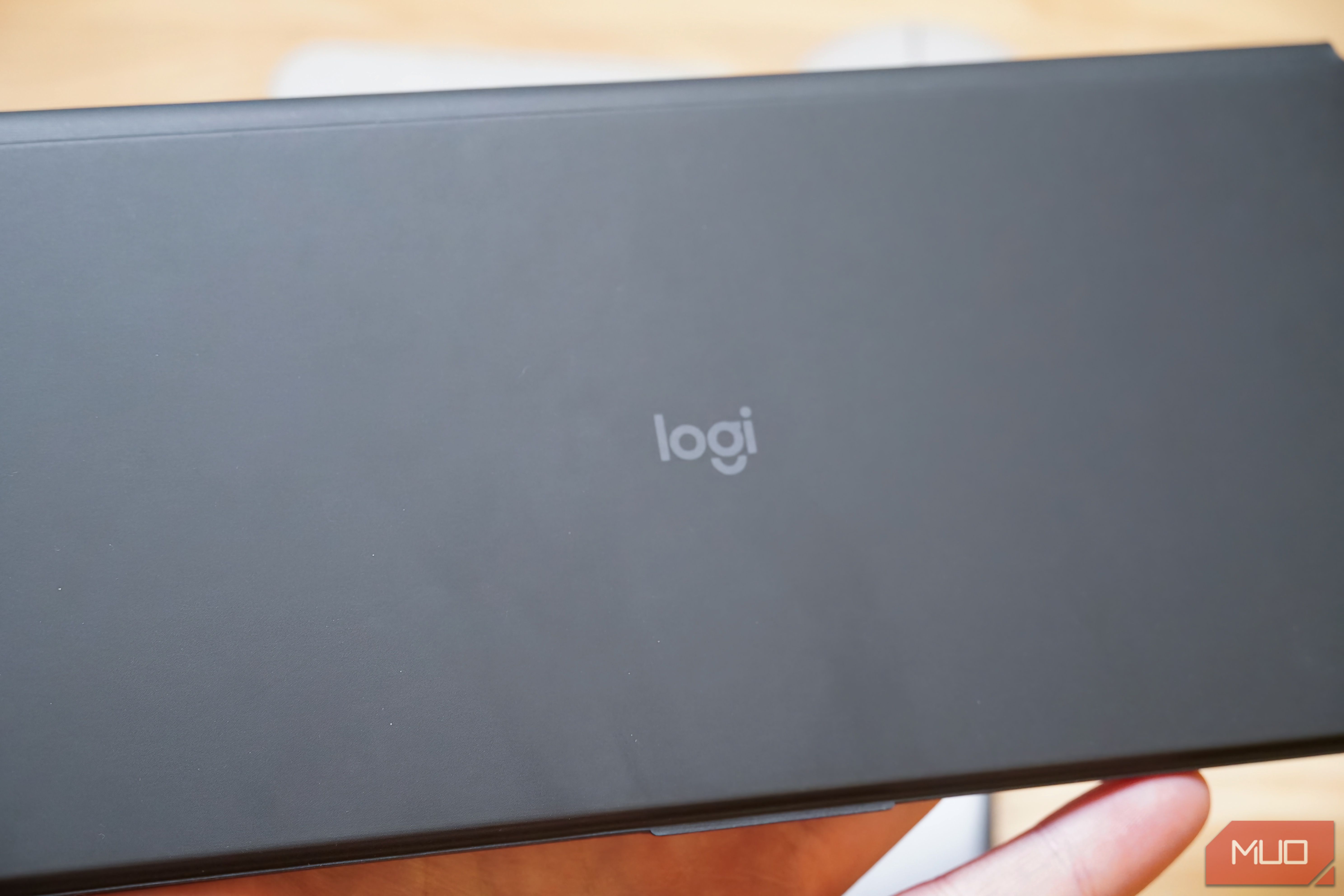4 cheap gadgets that make an Android phone a real laptop replacement