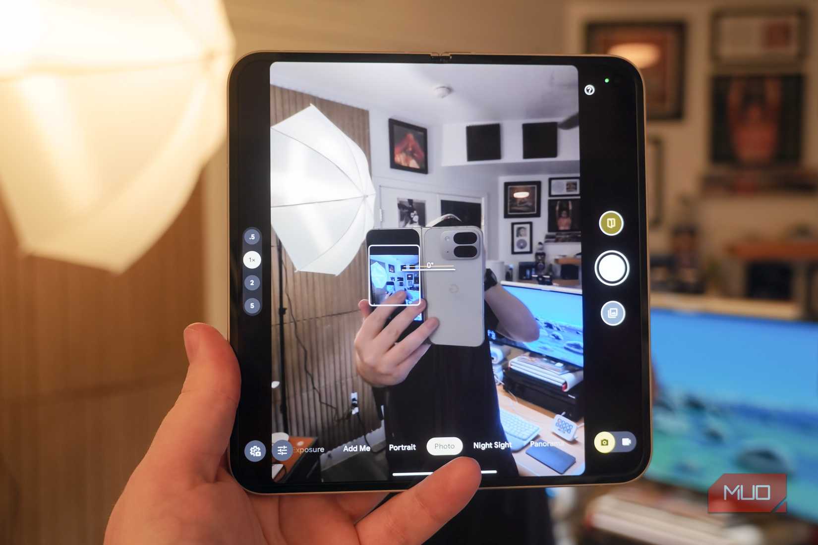 Dual screen preview on the Google Pixel 9 Pro Fold.