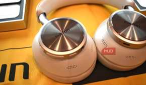 earfun wave x pro headphones ces 2026 close up