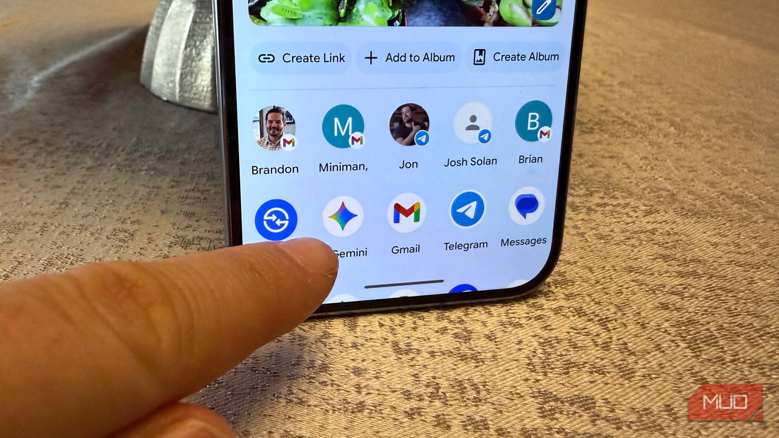 Users Share Content To Gemini Via Share-Sheet