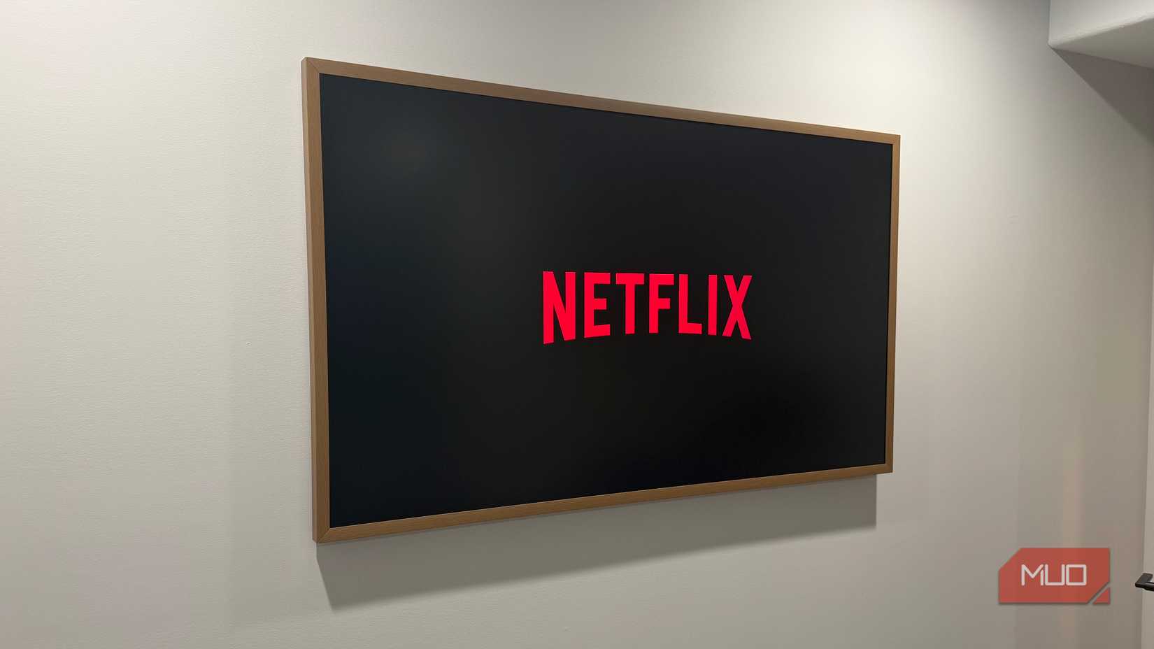 hisense canvas tv netflix logo