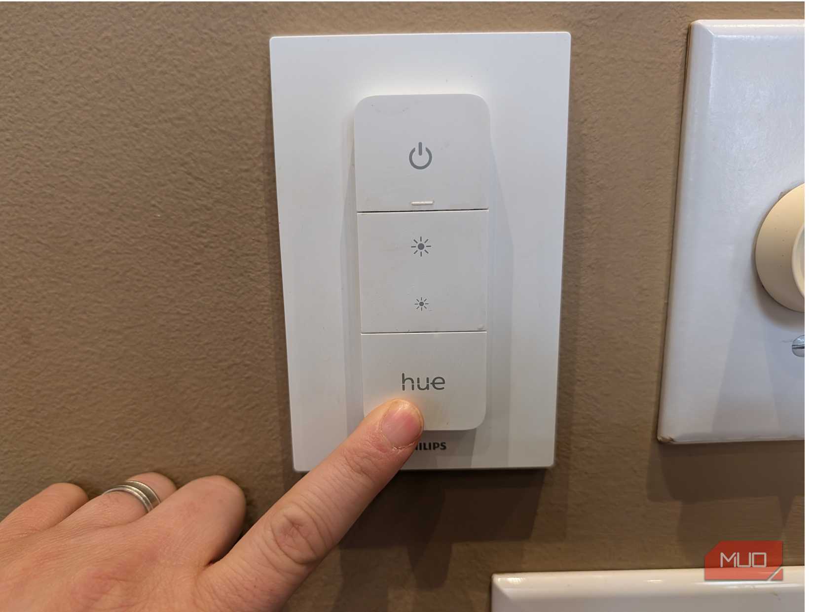 Prensa de atenuación de tono