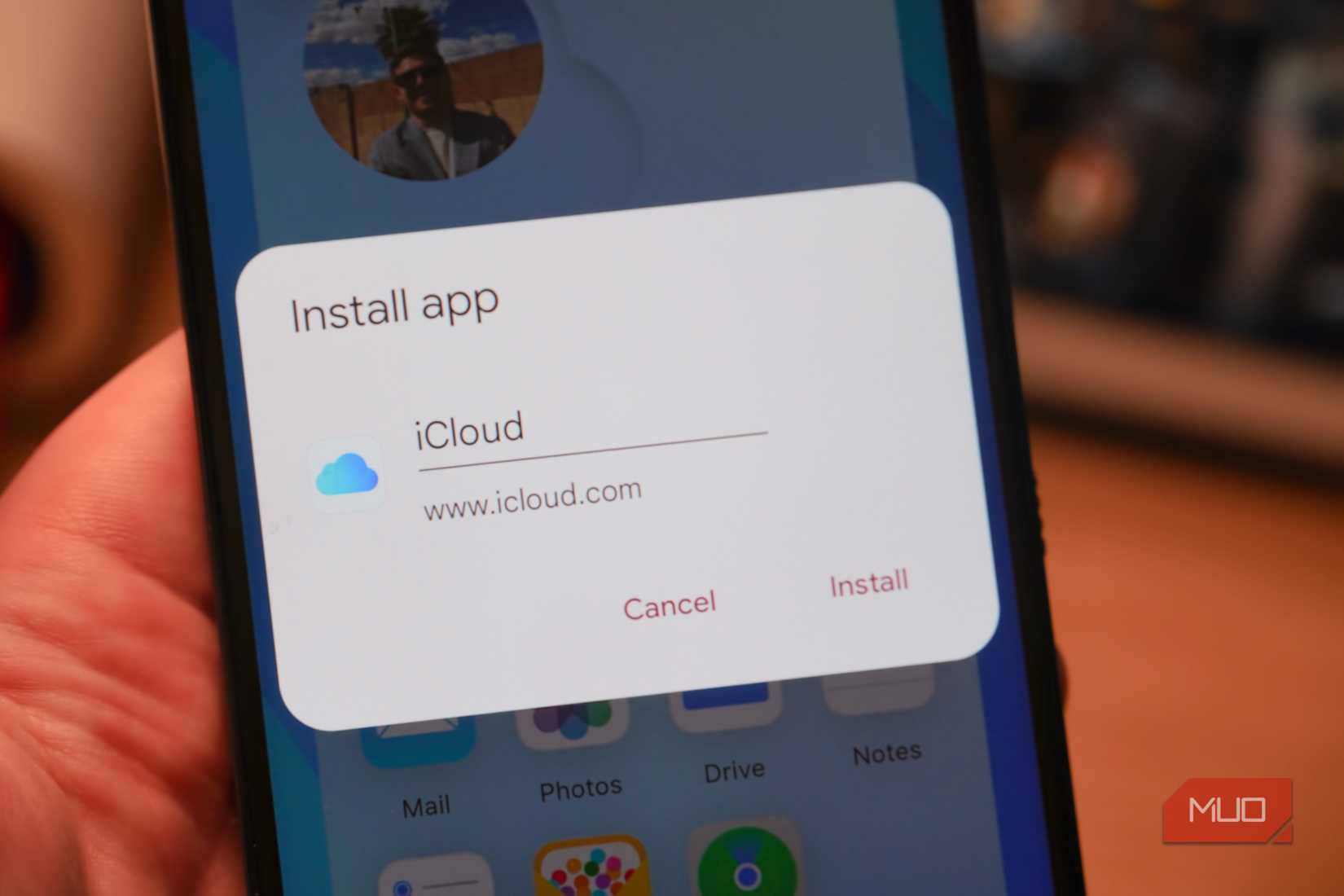 Installing iCloud as a progressive web app on Android.