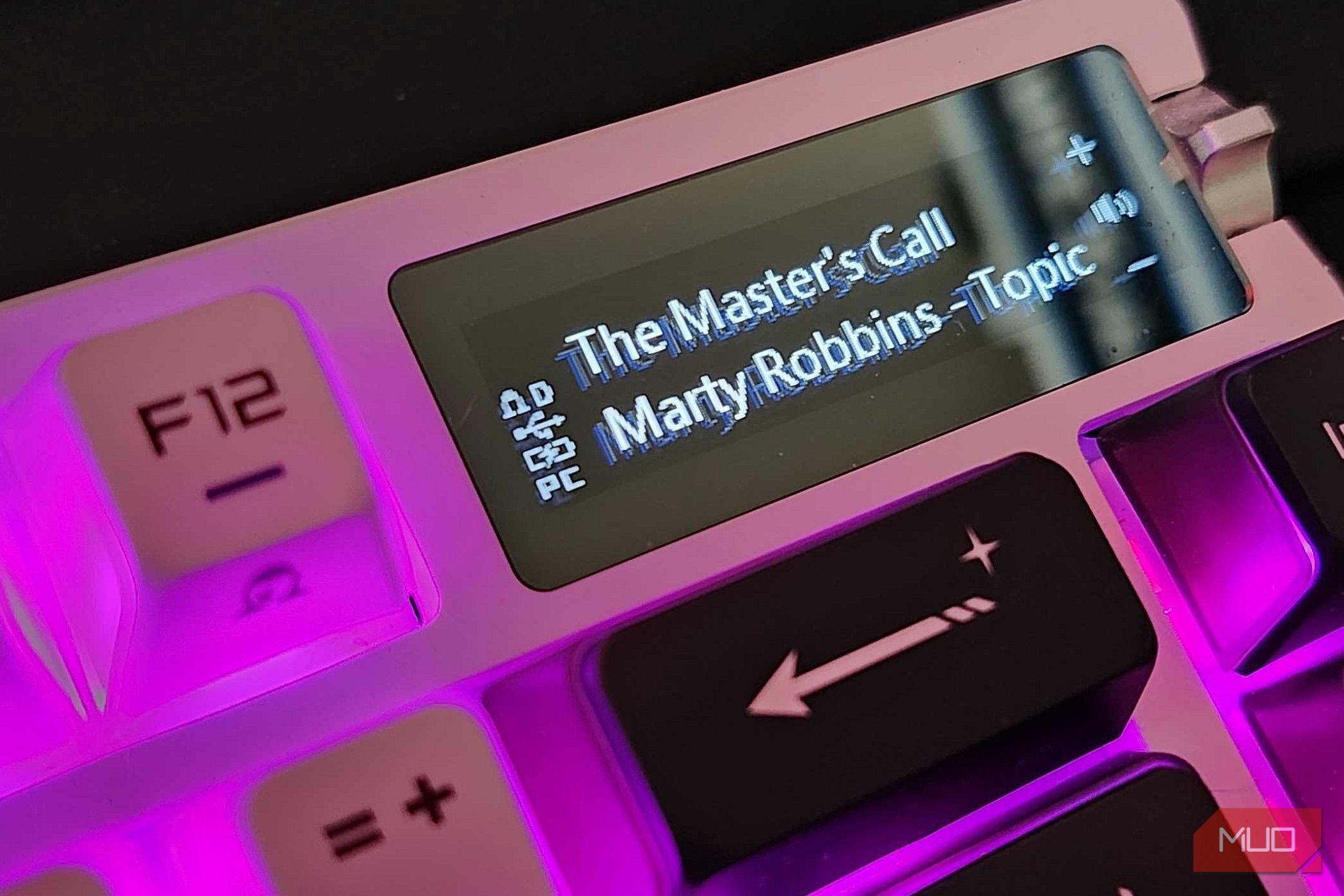 I thought keyboard OLED screens were a gimmick until I actually used one