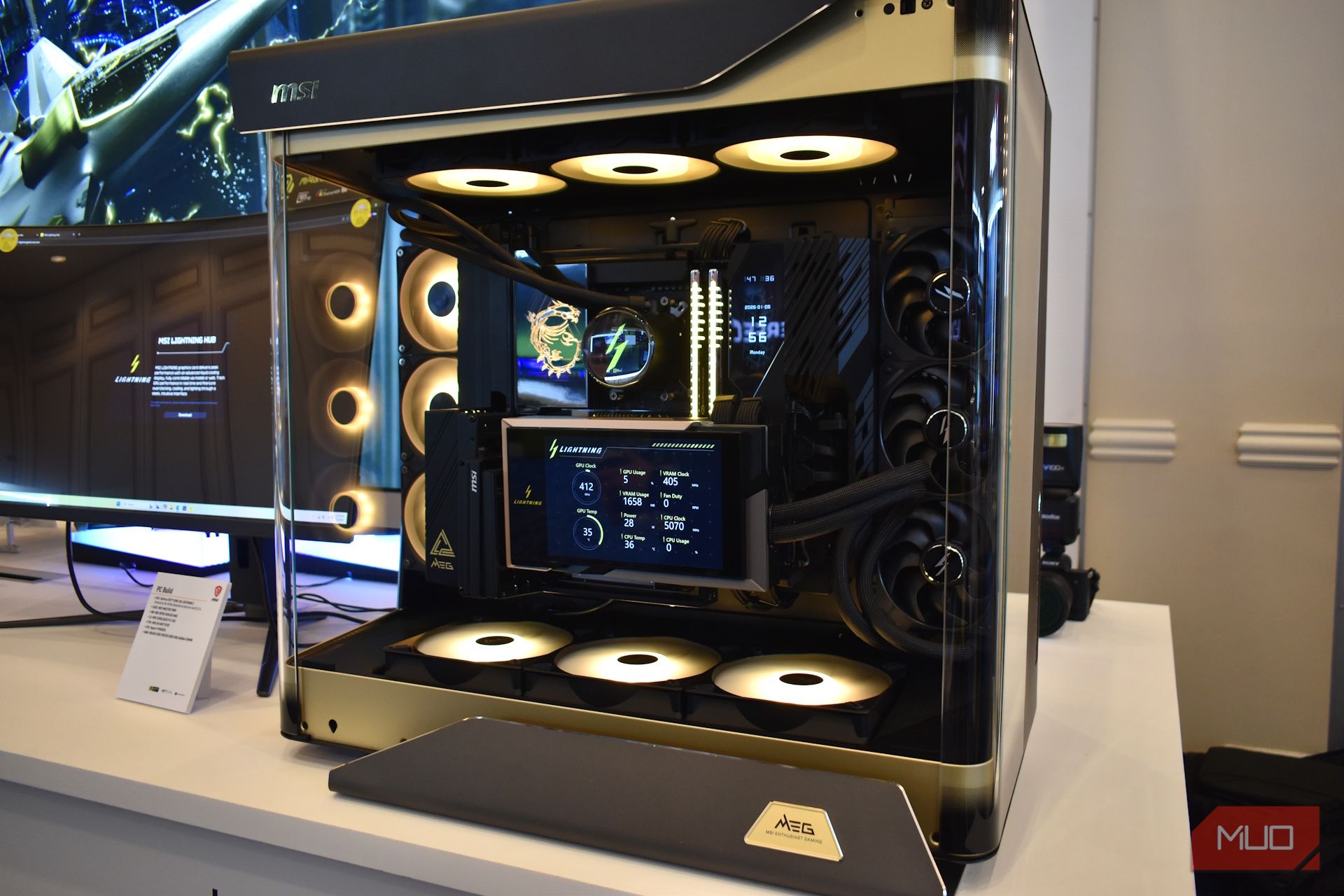 msi lighning 5090 gpu in pc case.