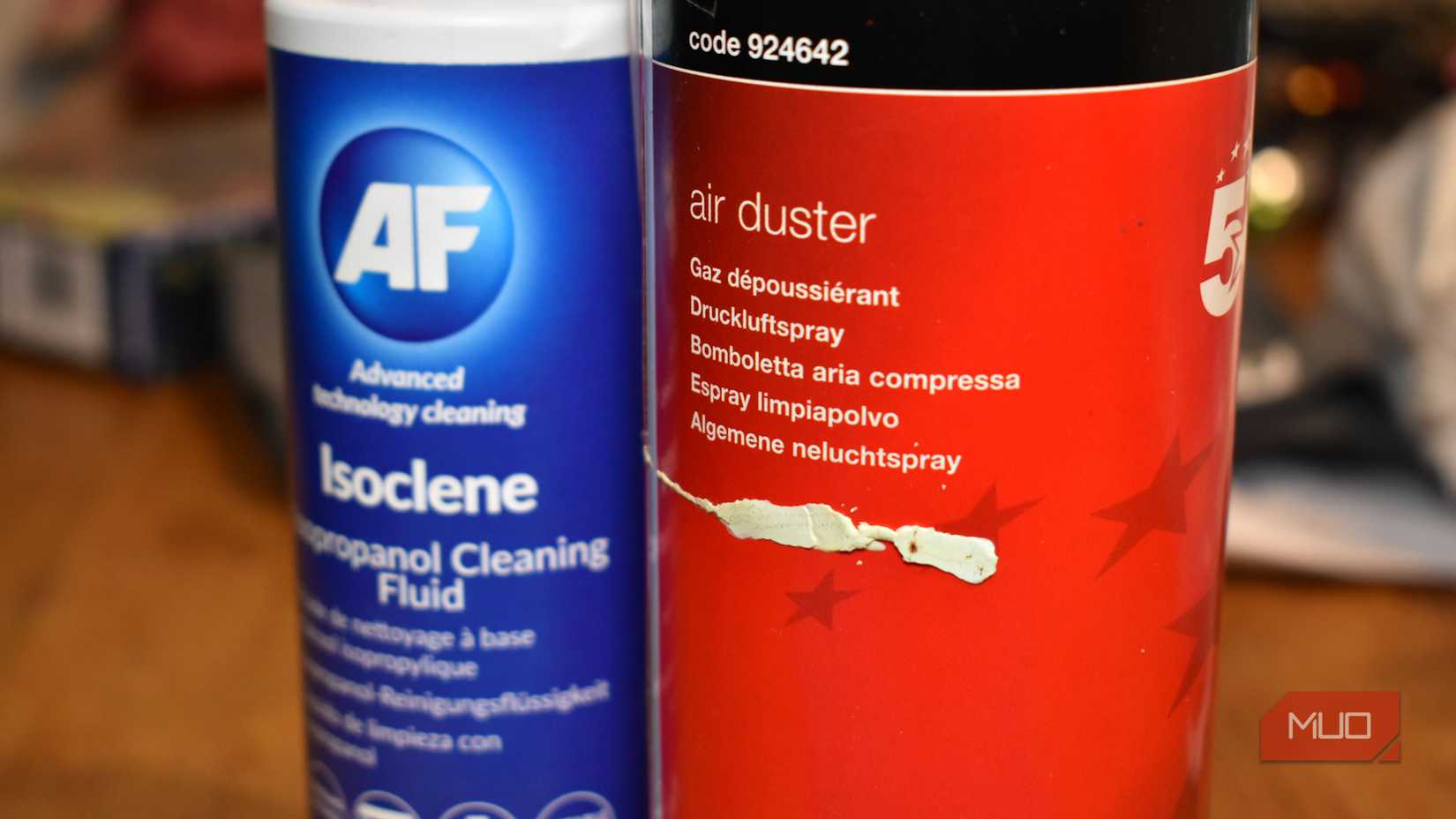 পিসি হার্ডওয়্যার পরিষ্কারের উপাদান।