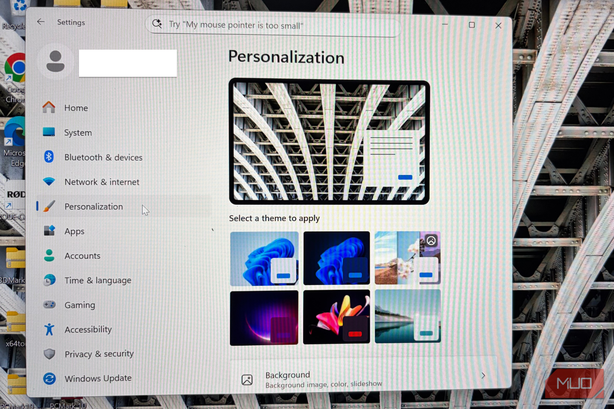Your boring Windows lock screen is wasted space, here’s how I fixed mine
