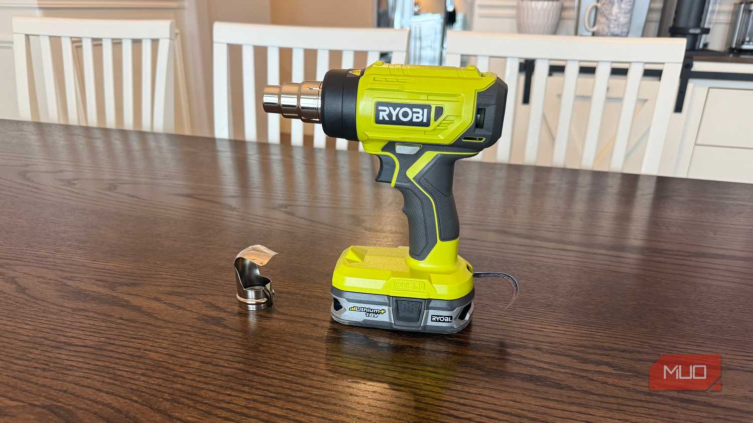 ryobi heat gun on table with defletor