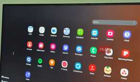 Samsung Dex Home screen on a BENQ monitor