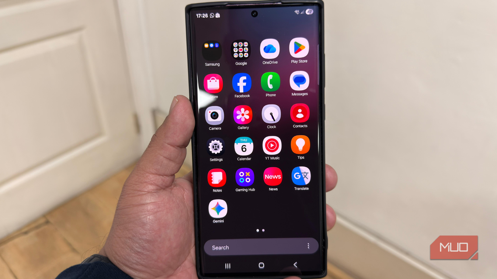 گالاکسیسامسونگ S22 Ultra در دست