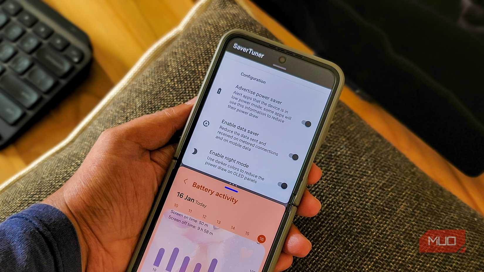 SaverTuner and battery usage Settings app open in split screen on Samsung Galaxy Z Flip 6