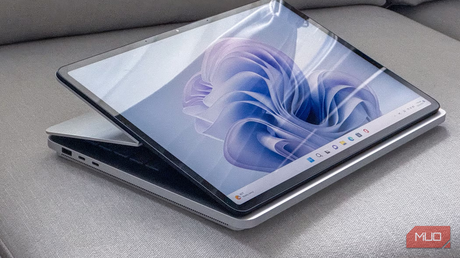 surface-laptop-studio-2-tablet-mode