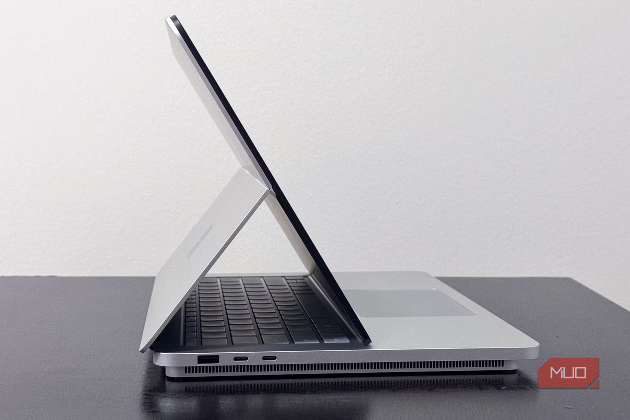 surface-laptop-studio-2-tent2-1