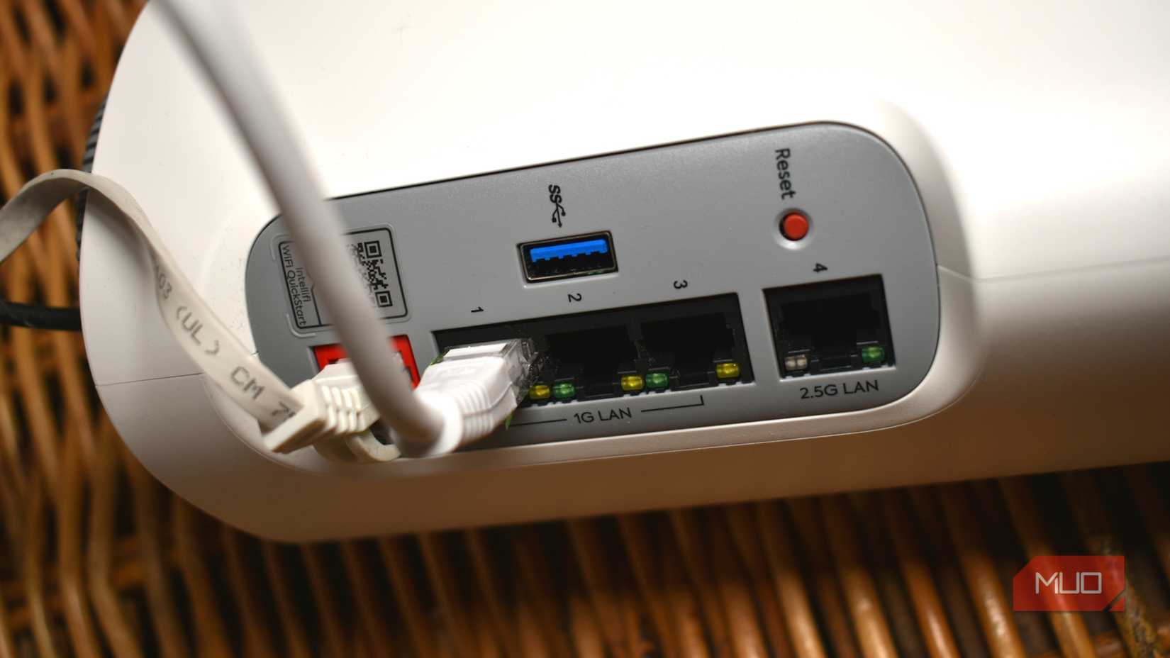 ইউএসবি পোর্ট ওয়াইফাই রাউটার রিয়ার