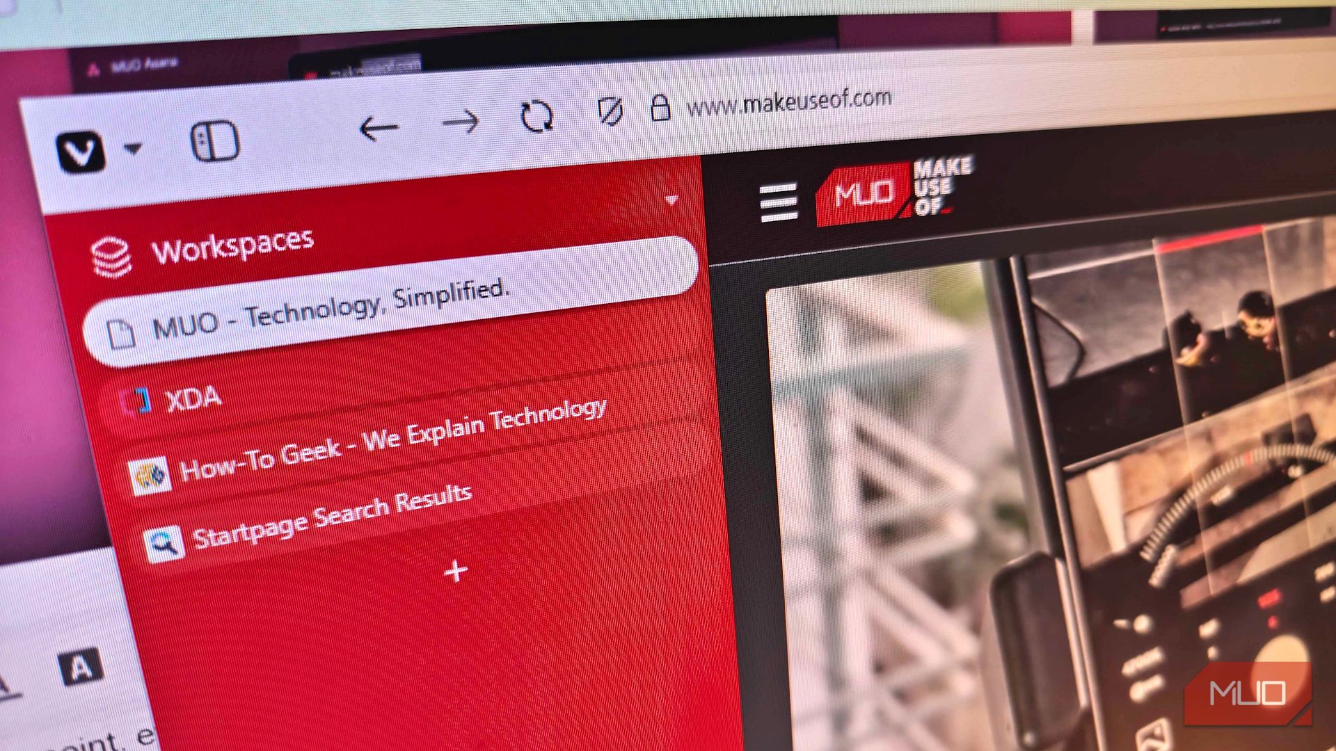 vivaldi vertical tabs in browser.