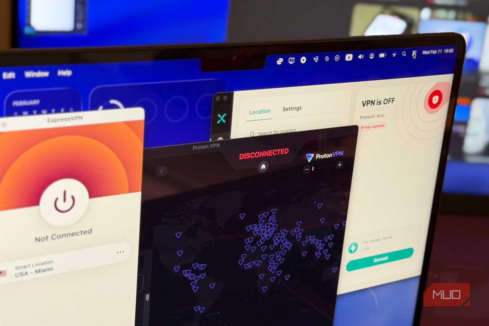 画面上に複数の VPN アプリが表示されているラップトップ