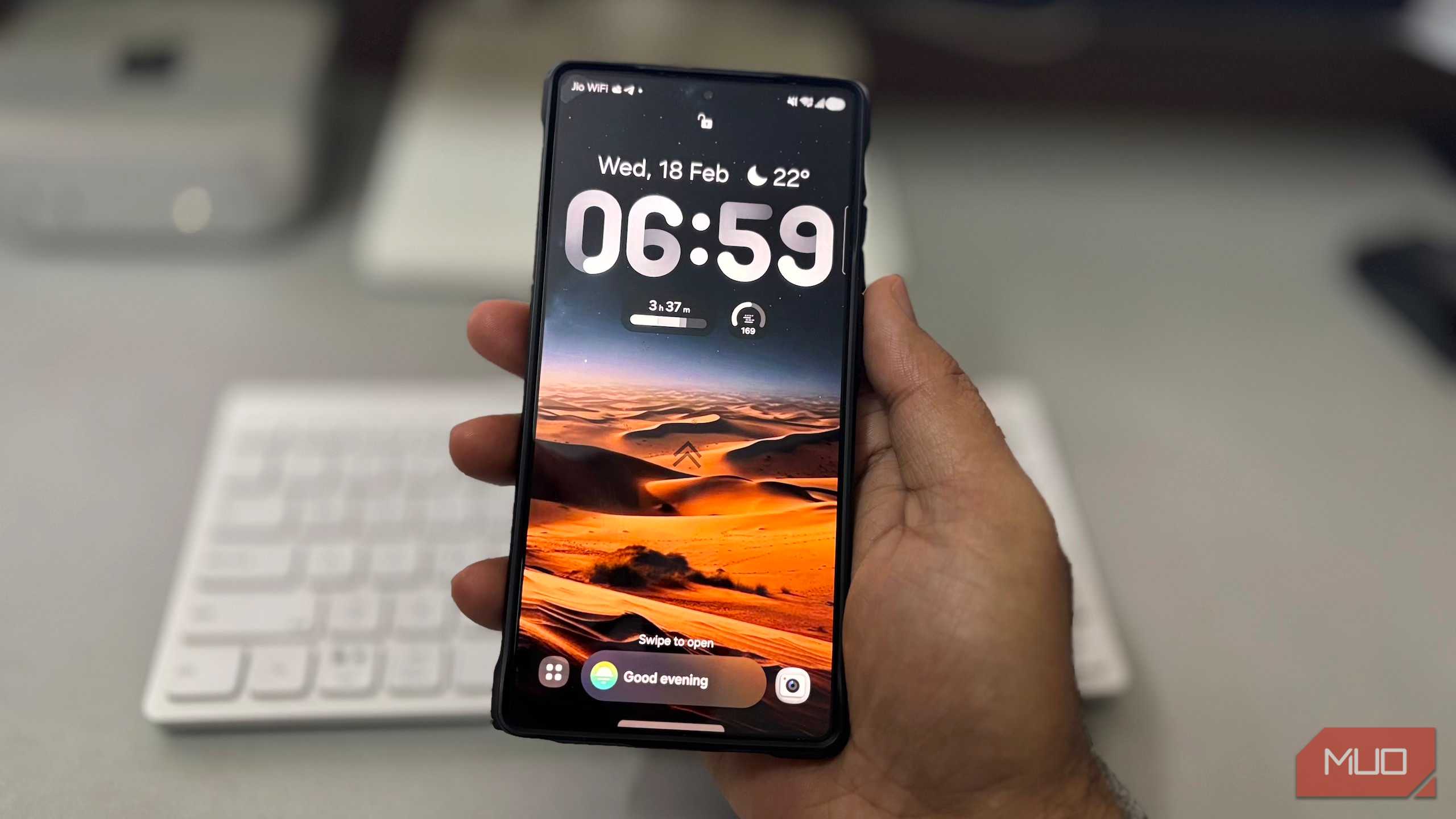 Android lock screen with always-on display active