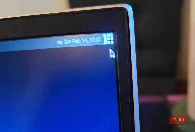 You can vary the tiling in AwesomeWM