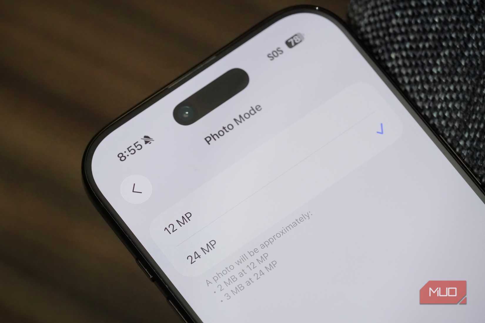Selecting a photo mode in the iPhone settings app.